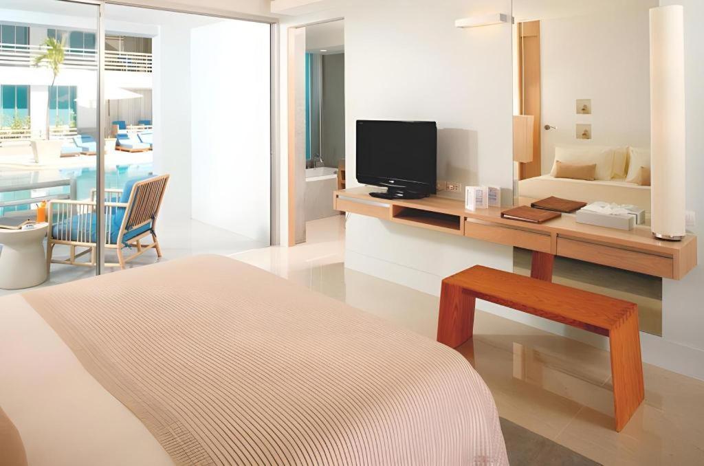 Ramada By Wyndham Phuket Southsea Hotell Karon Exteriör bild