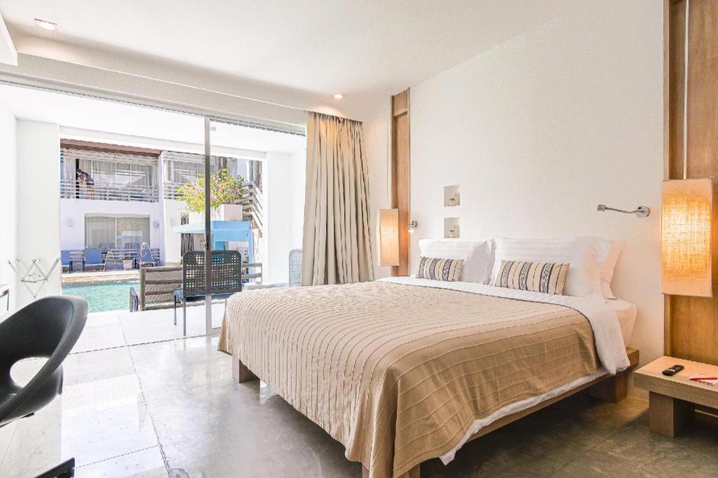 Ramada By Wyndham Phuket Southsea Hotell Karon Exteriör bild