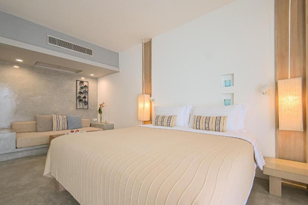 Ramada By Wyndham Phuket Southsea Hotell Karon Exteriör bild