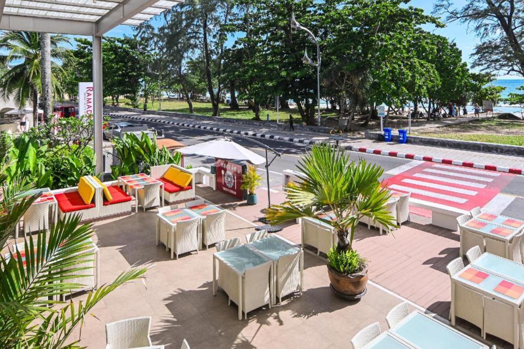 Ramada By Wyndham Phuket Southsea Hotell Karon Exteriör bild