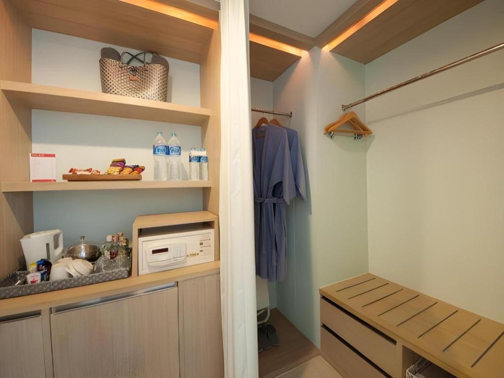 Ramada By Wyndham Phuket Southsea Hotell Karon Exteriör bild
