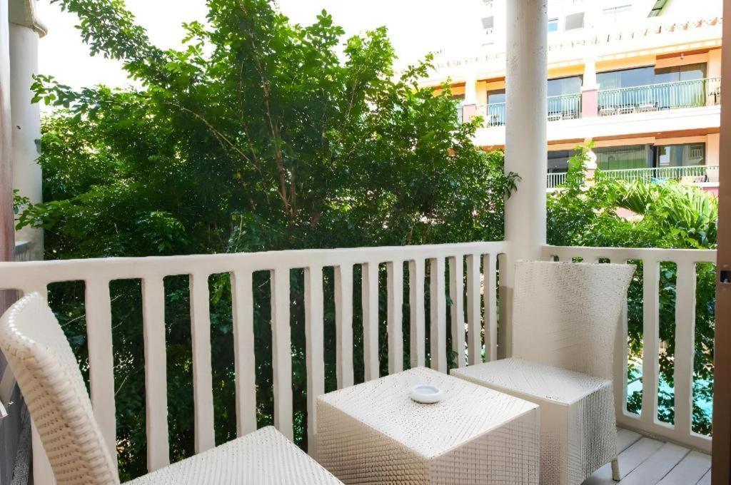 Ramada By Wyndham Phuket Southsea Hotell Karon Exteriör bild