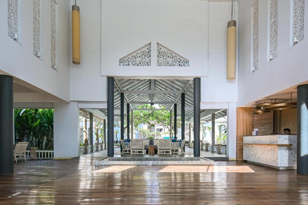 Ramada By Wyndham Phuket Southsea Hotell Karon Exteriör bild